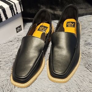 NWT DV by DolceVita Black And Tan Loafers Sz 9